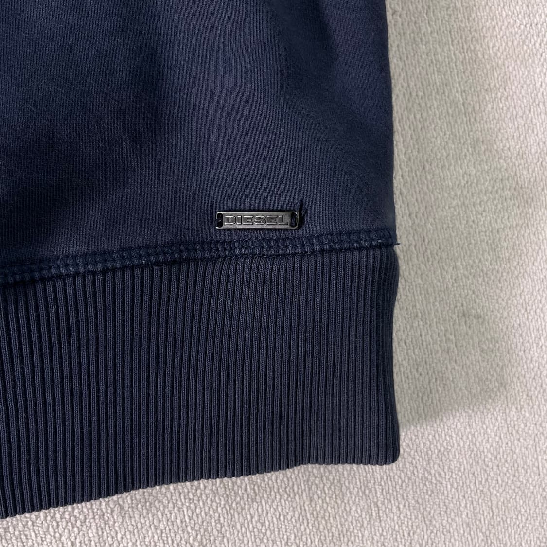 100 디젤 DS로고 네이비 맨투맨 상품이미지4