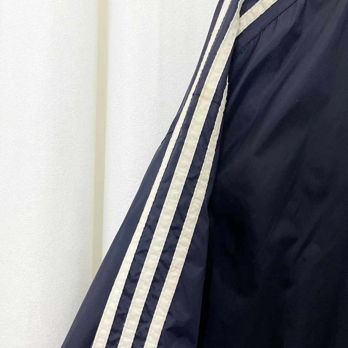 아디다스 네이비 화이트 삼선 윈드브레이커 상품이미지4