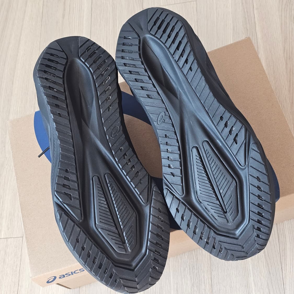 280 새제품) 아식스 노바블라스트 5 블랙 2E 와이드 런닝화 러닝화 상품이미지4