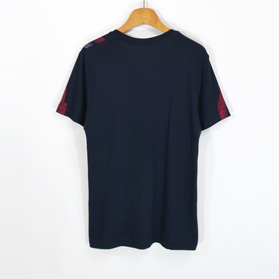 Armani Exchange 브이넥티셔츠 상품이미지2
