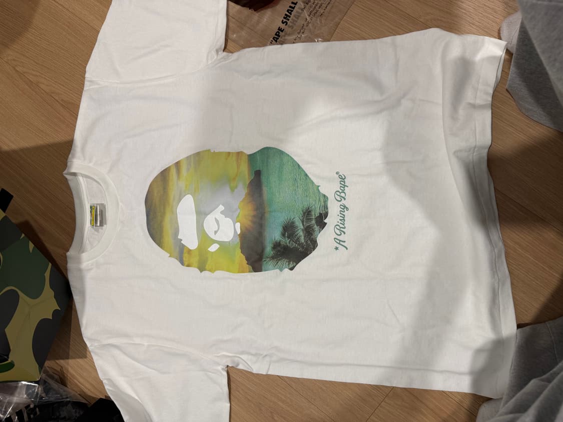 베이프 반팔 L 새상품 상품이미지1