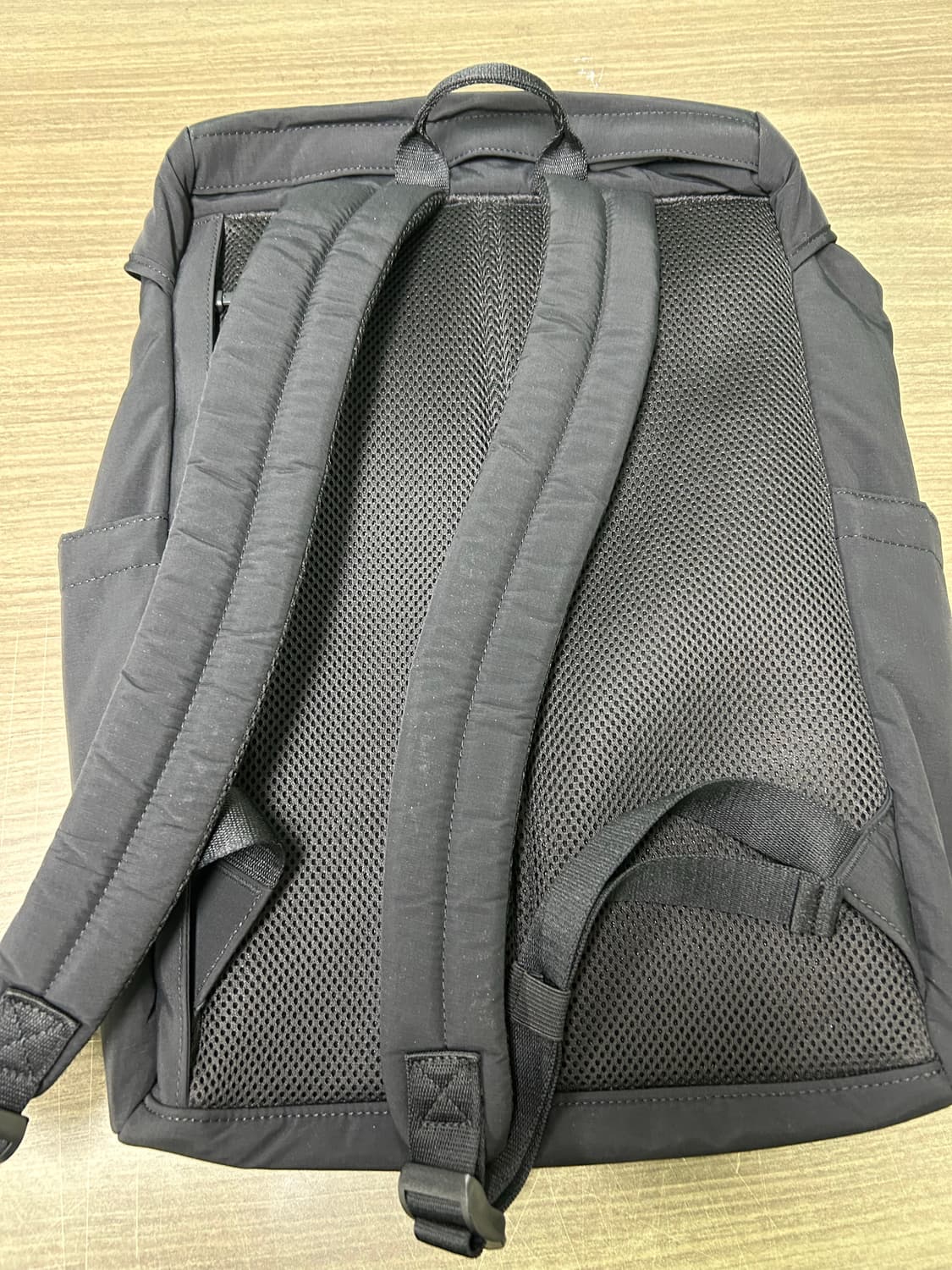 유니클로 멀티 포켓 백팩 블랙 상품이미지2