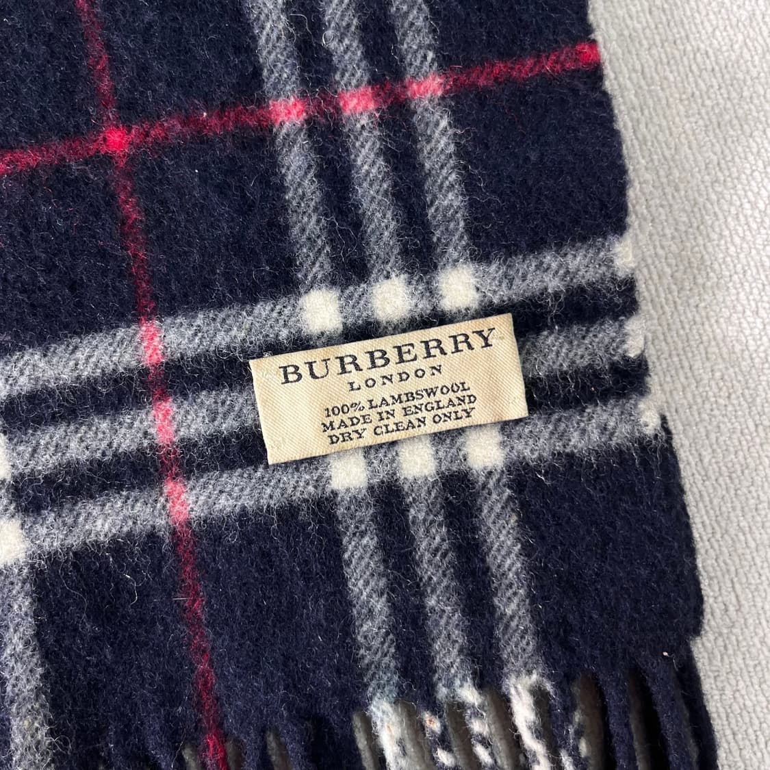 버버리 노바체크 램스울 네이비 머플러  상품이미지3