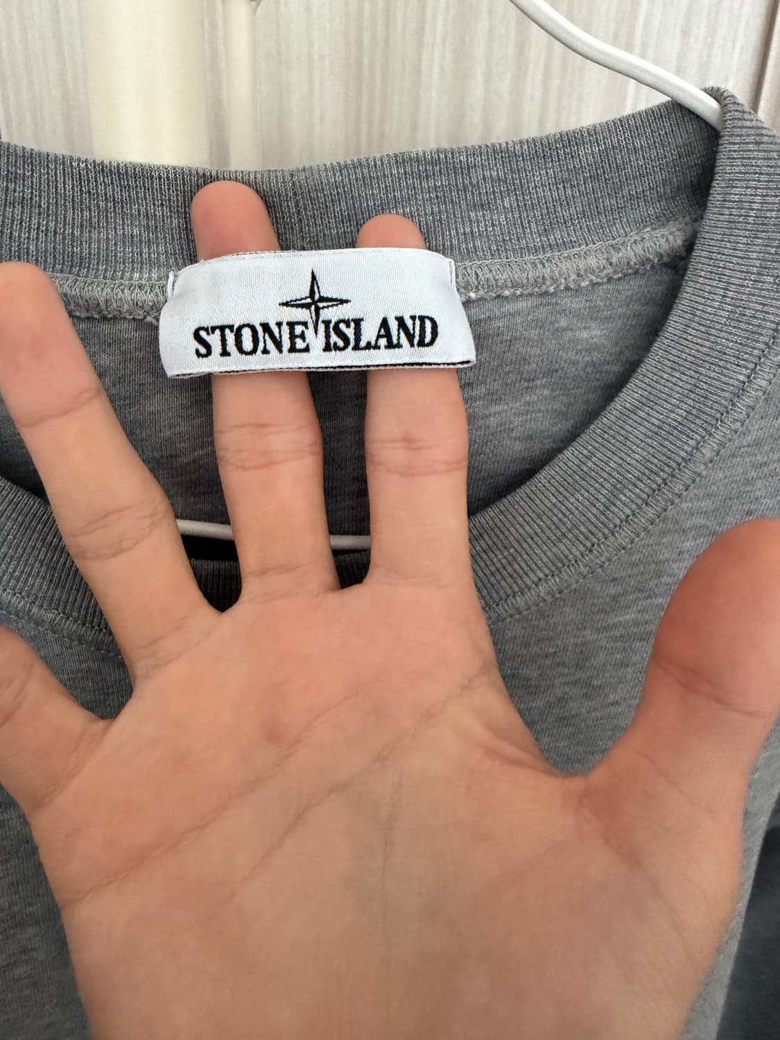 스톤 아일랜드 그레이 맨투맨 24fw  상품이미지3