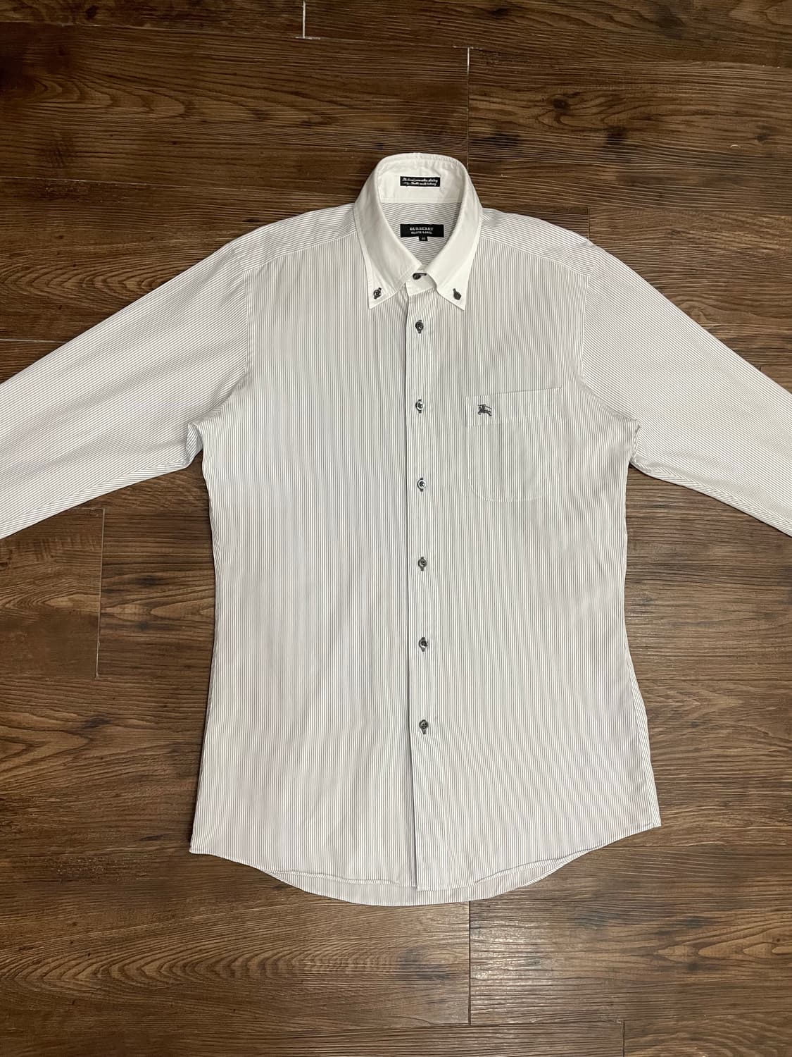 버버리 블랙라벨 자수 로고 스트라이프 셔츠 40 상품이미지4