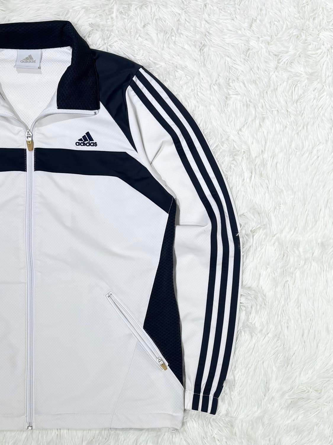 아디다스 스몰로고 화이트 바람막이 상품이미지7