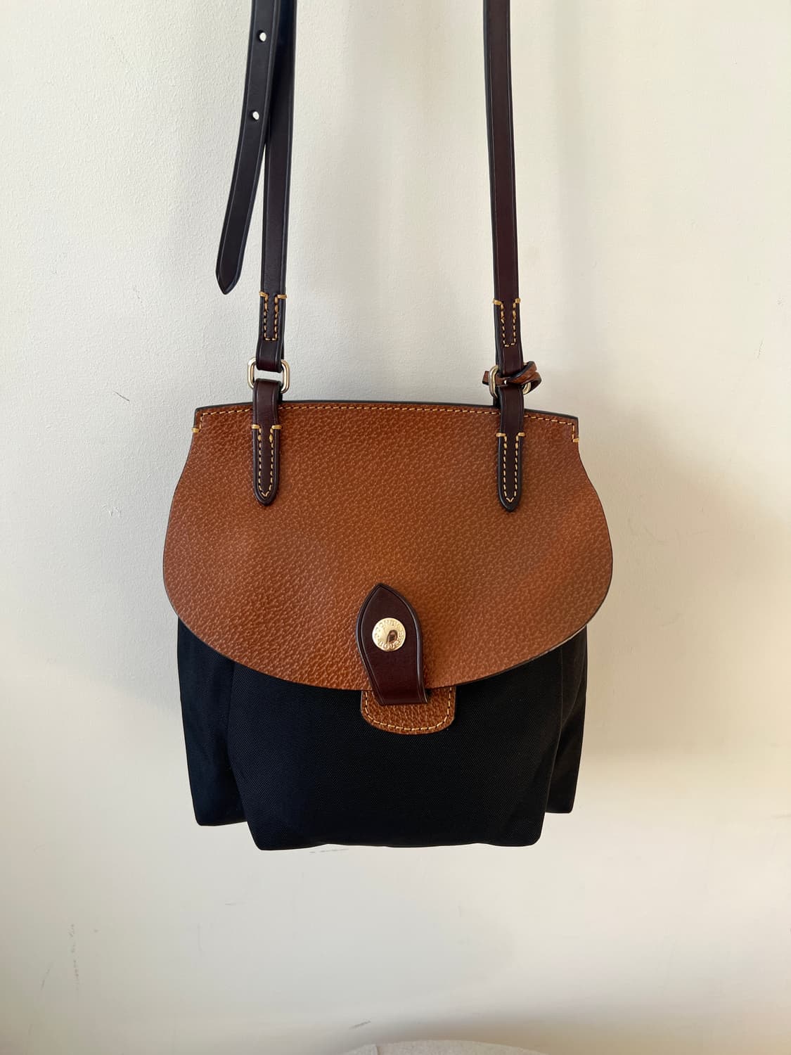 두니앤버크 빈티지 크로스백 상품이미지1