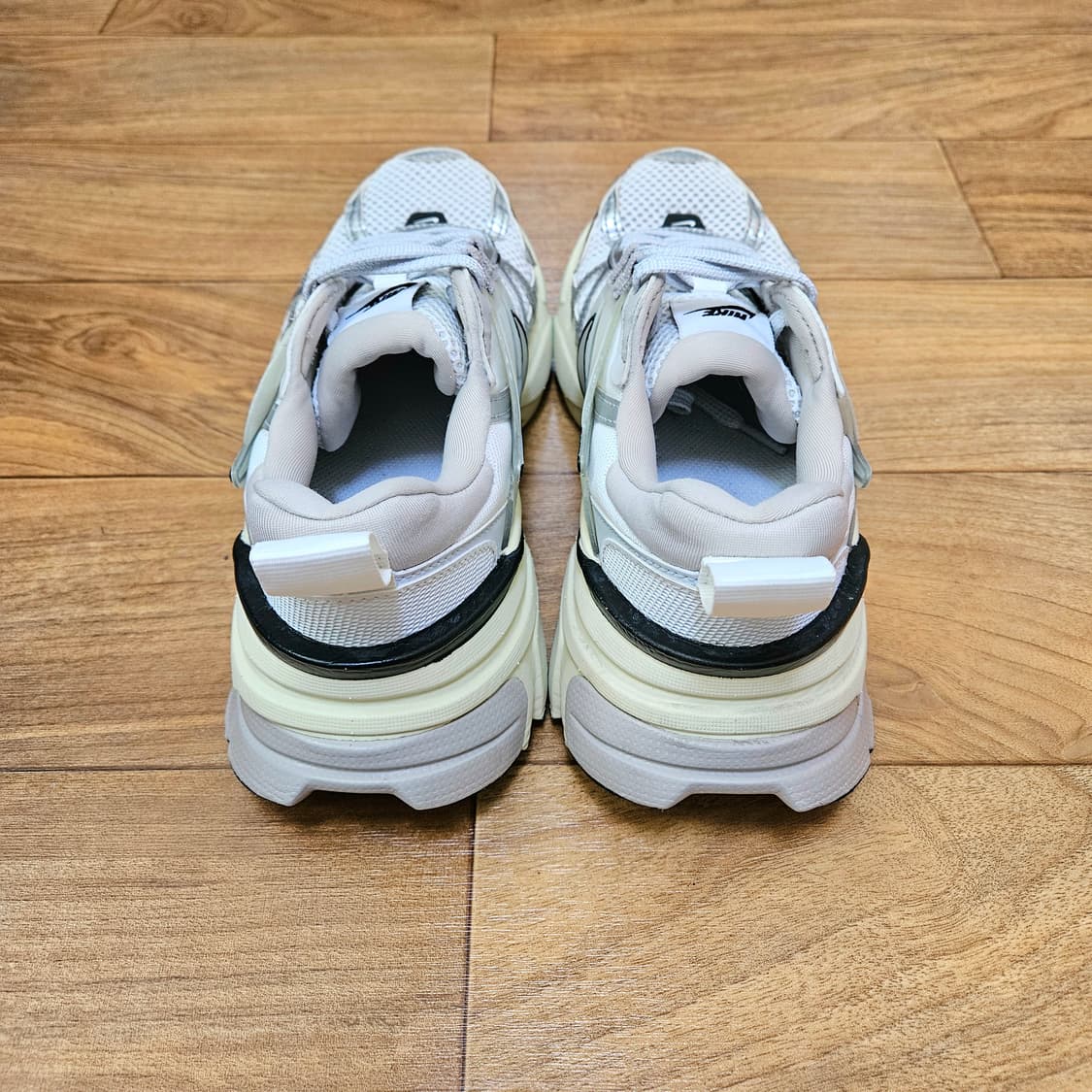 나이키 V2K 런 230 상품이미지3