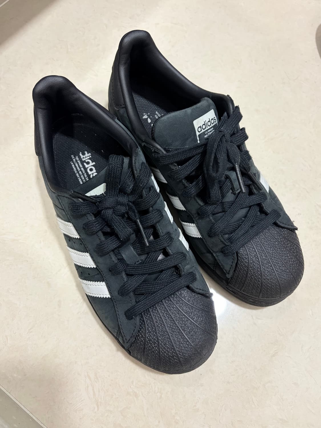 아디다스 슈퍼스타 코어 블랙 클라우드 화이트 230 상품이미지2