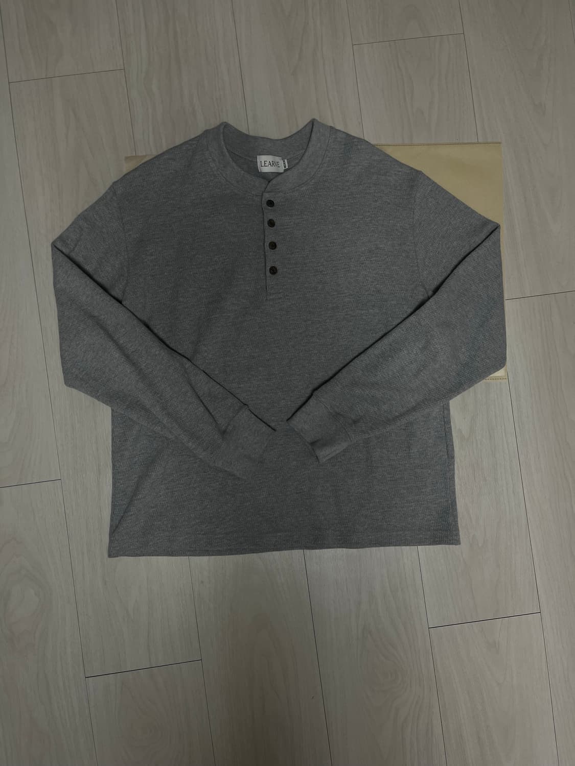 르아브 도쿄 텍스쳐 와플 헨리넥 그레이 (m) 상품이미지2