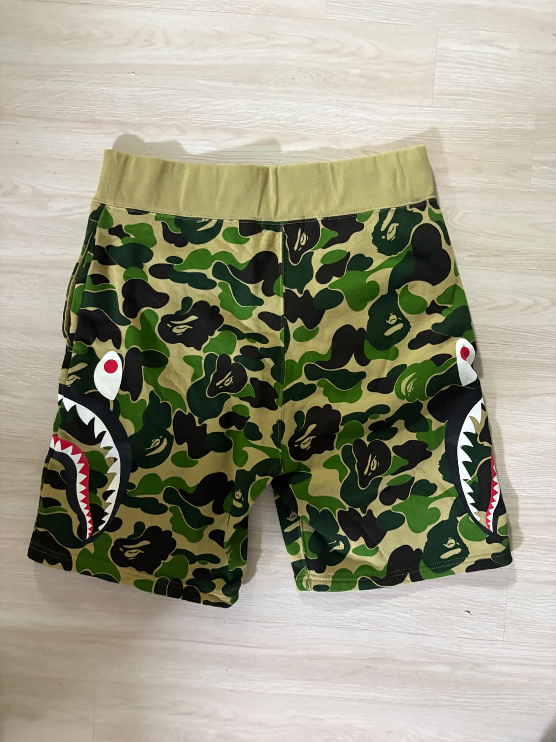 베이프 abc카모 샤크 반바지 L 판매합니다 상품이미지2