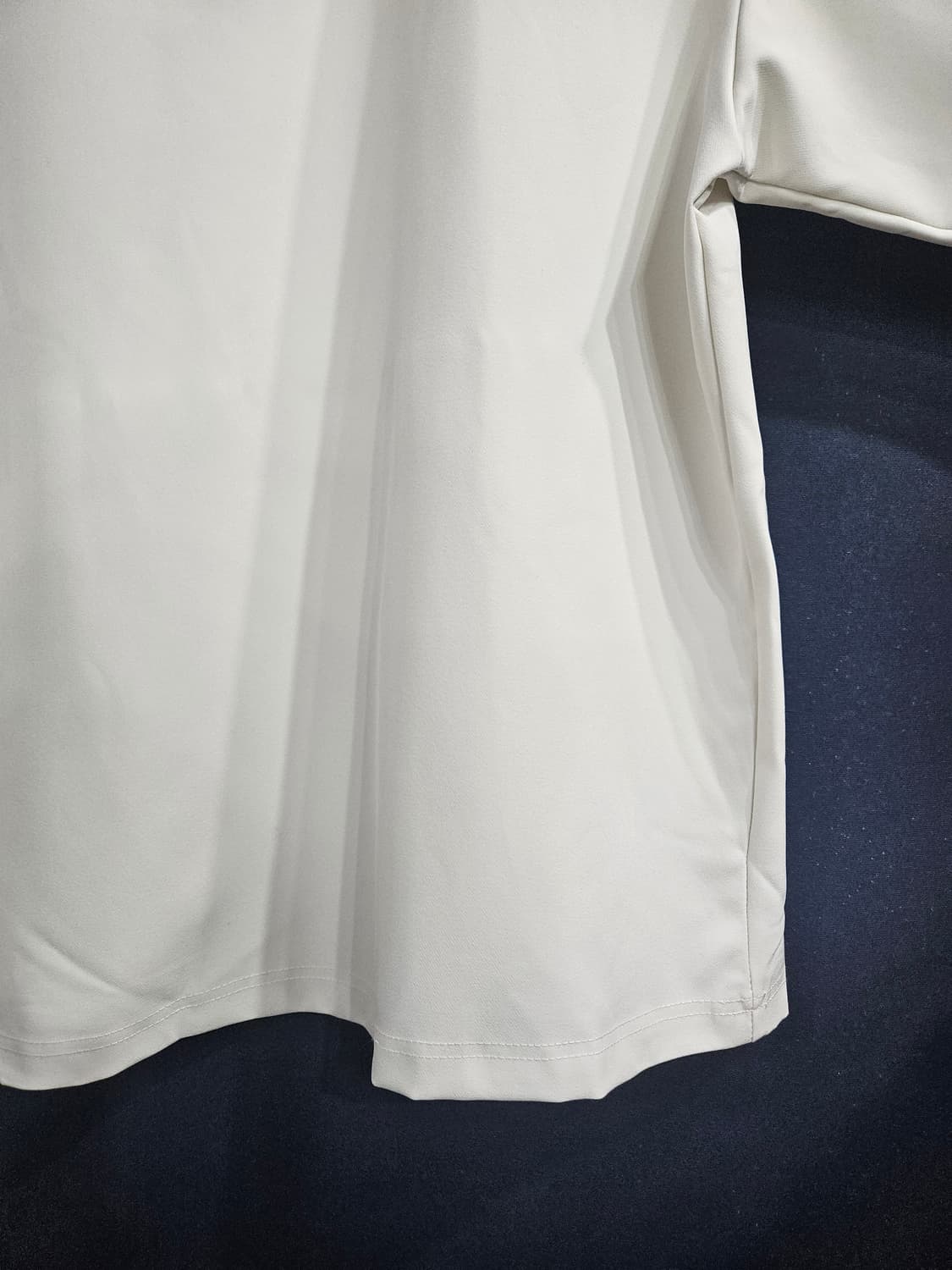 블랙야크 화이트 남성 세미오버핏 105 긴팔티  상품이미지6