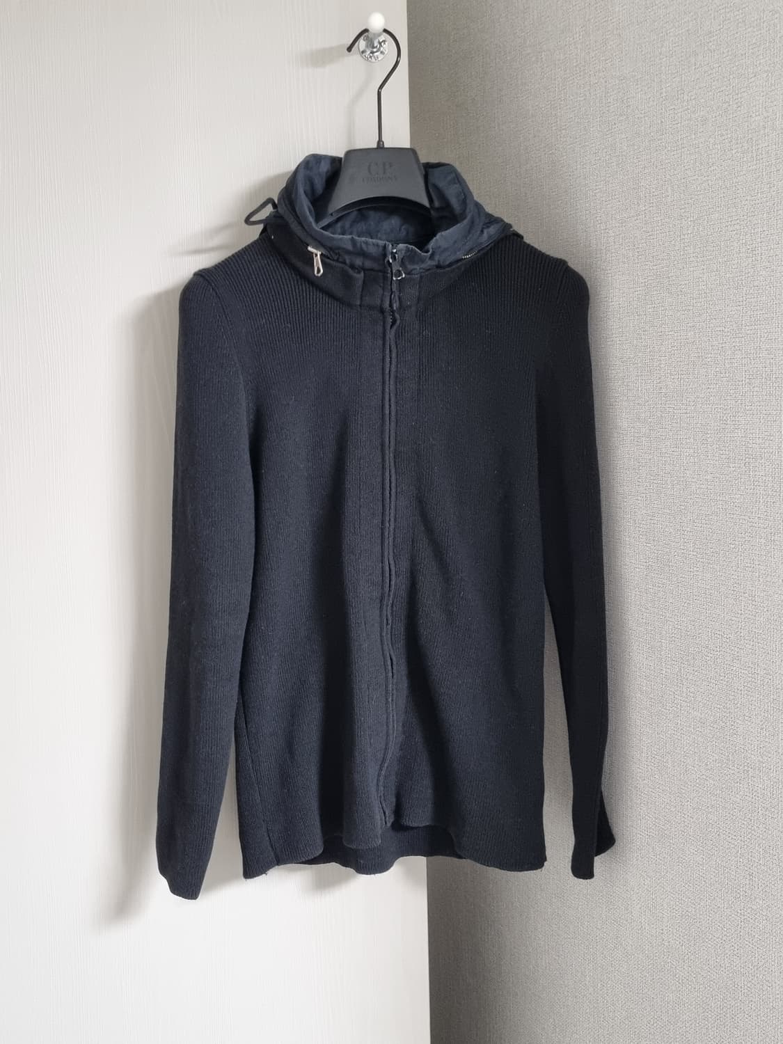 cp컴퍼니 고글 니트집업 상품이미지1