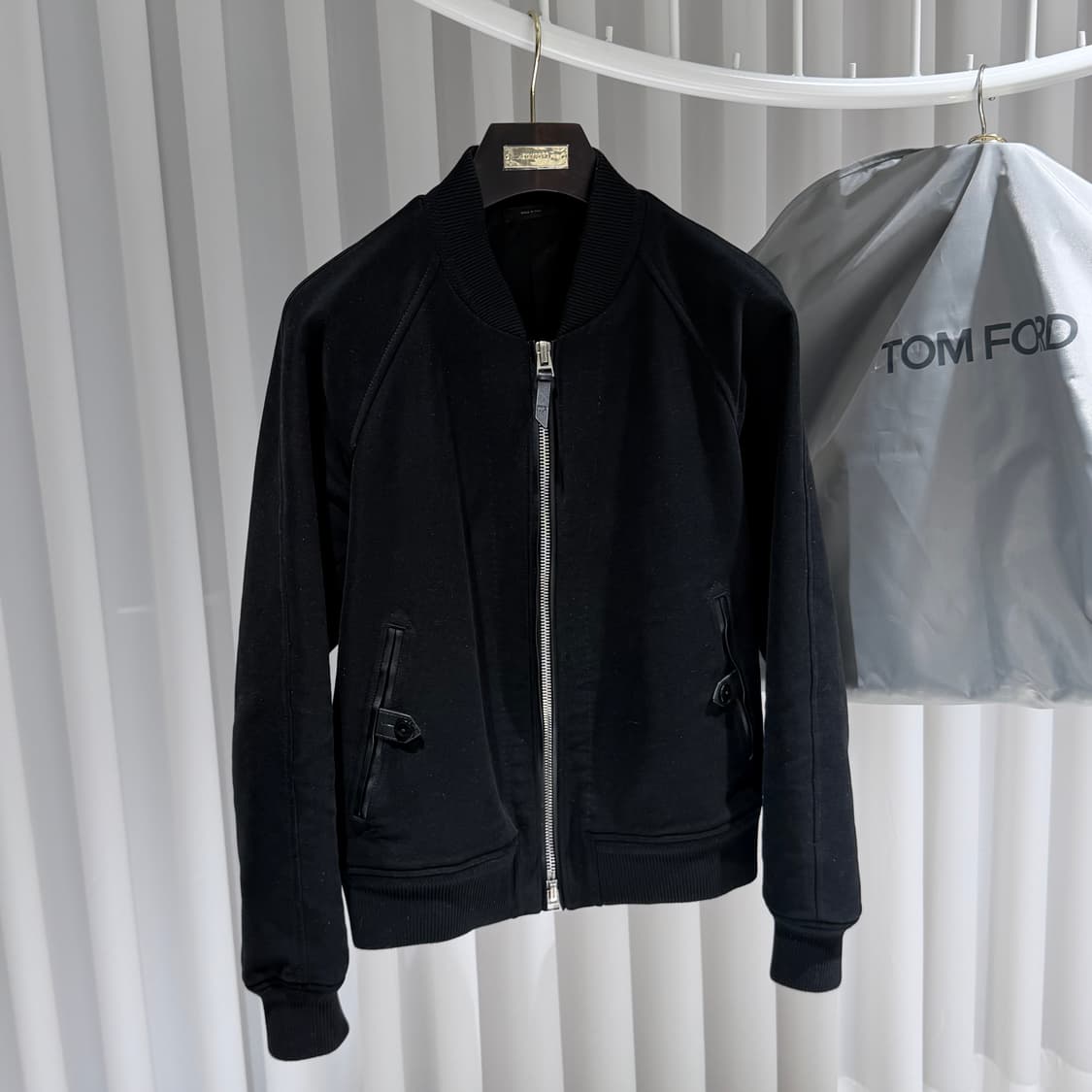 (A+/52) / 톰포드 리브드 레더 블루종 봄버 자켓 블랙 상품이미지3