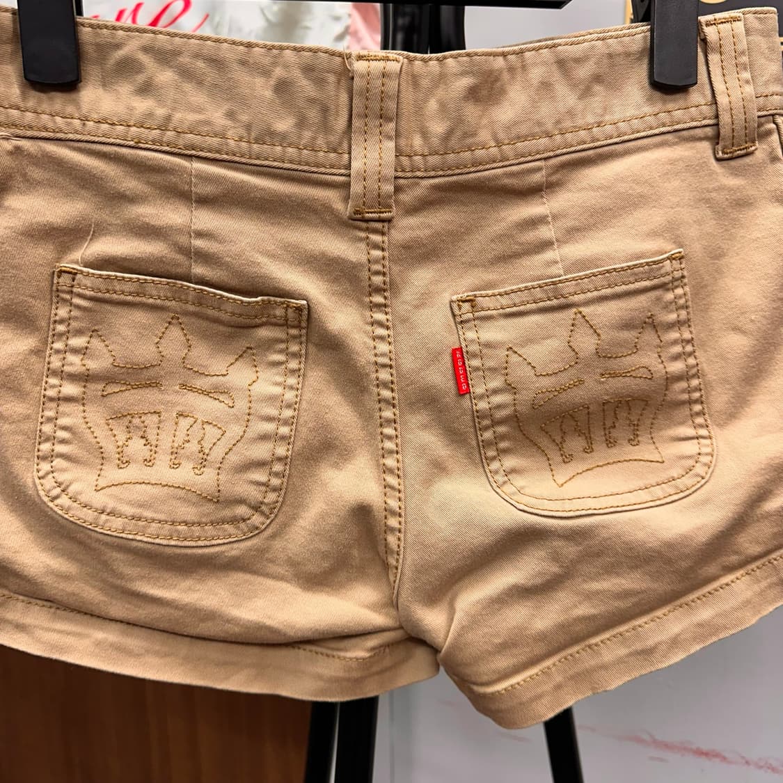 Beige High-Waisted Shorts 상품이미지8