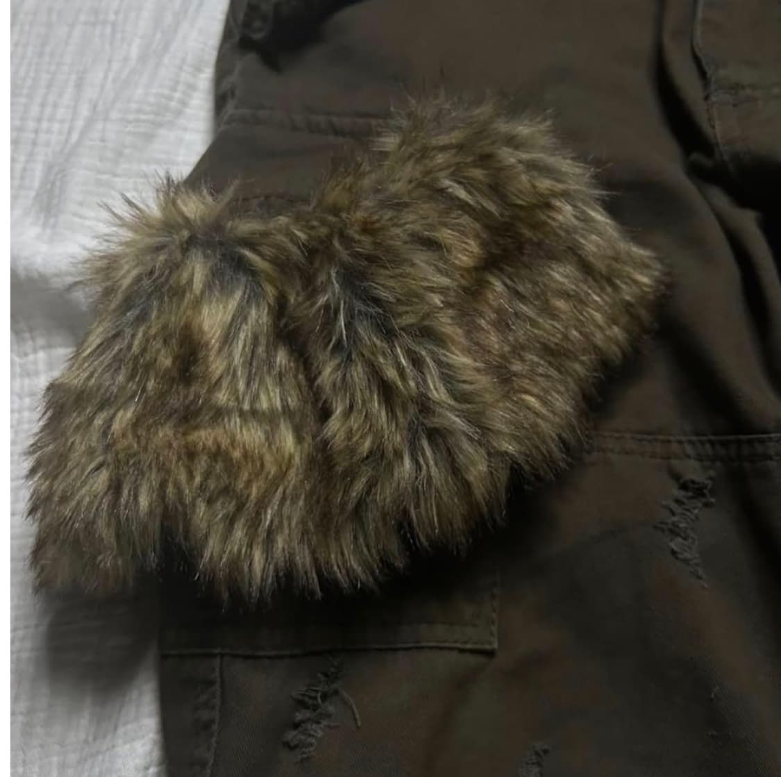 “G.O.A” real fur cargo pants 상품이미지2