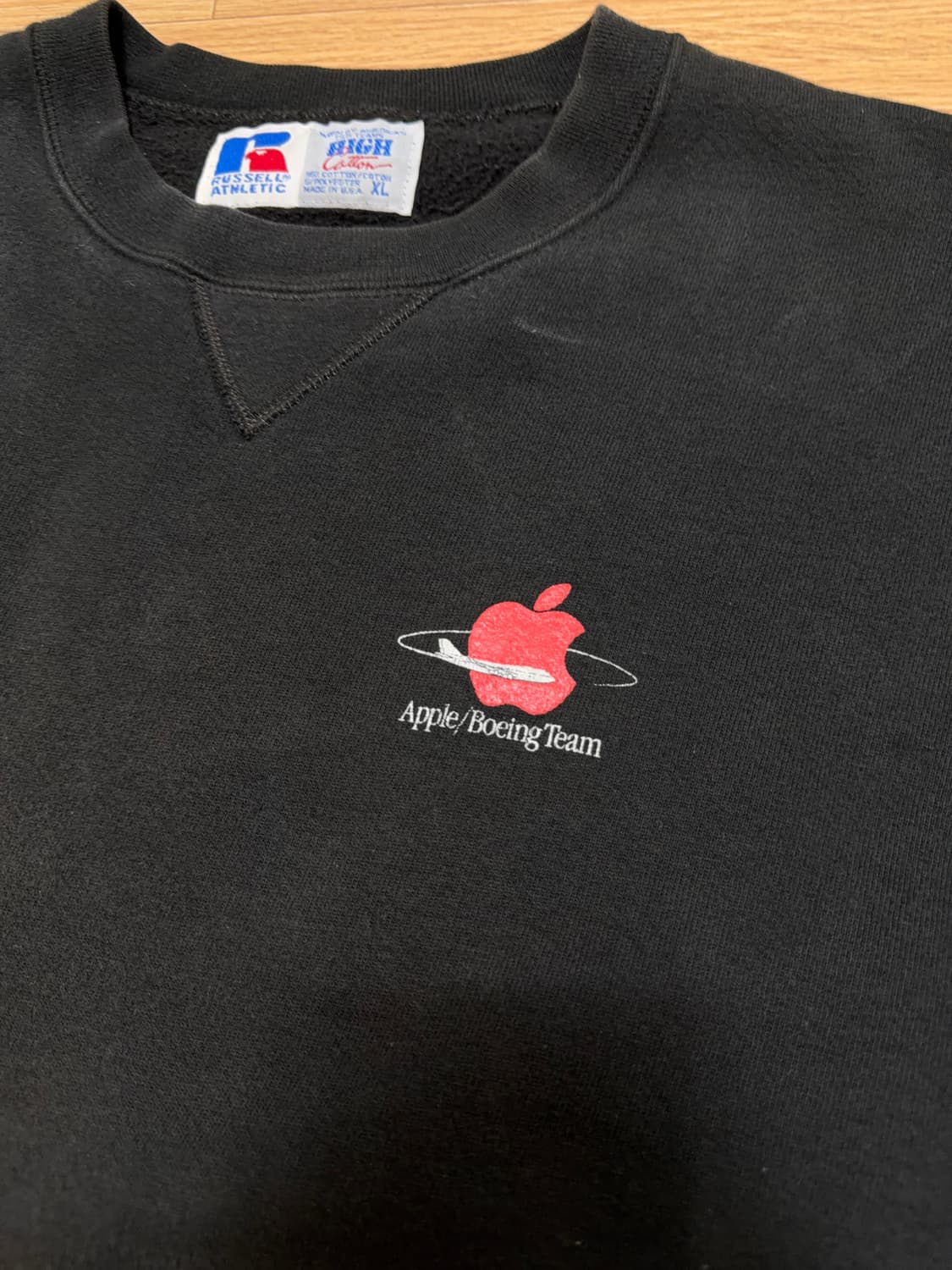 애플 X 보잉 콜라보, 스웻셔츠. 상품이미지1