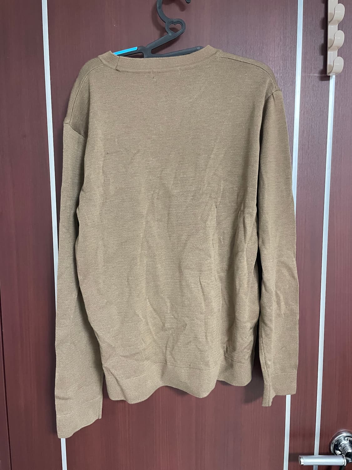 베이지 라운드넥 니트 상품이미지4