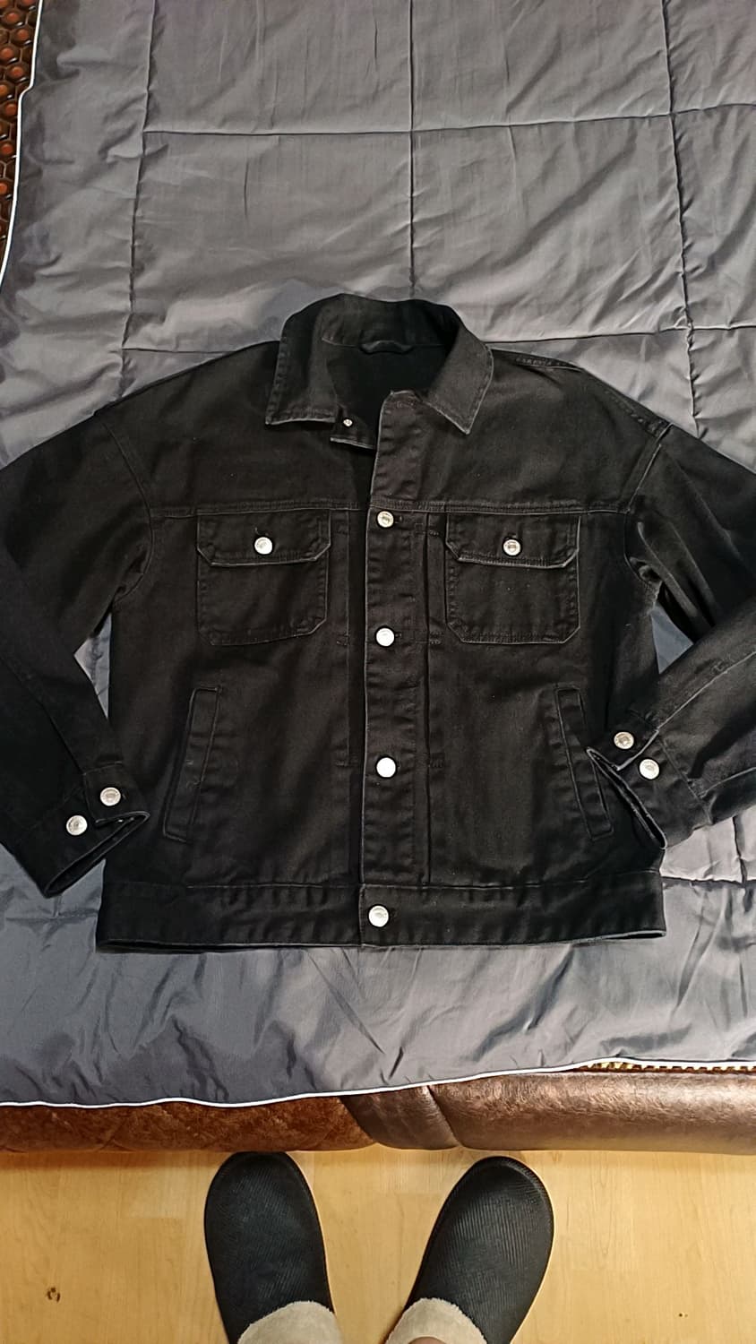 스파오 오버핏 블랙데님자켓 S 여성55 가슴54 기장62

 상품이미지1