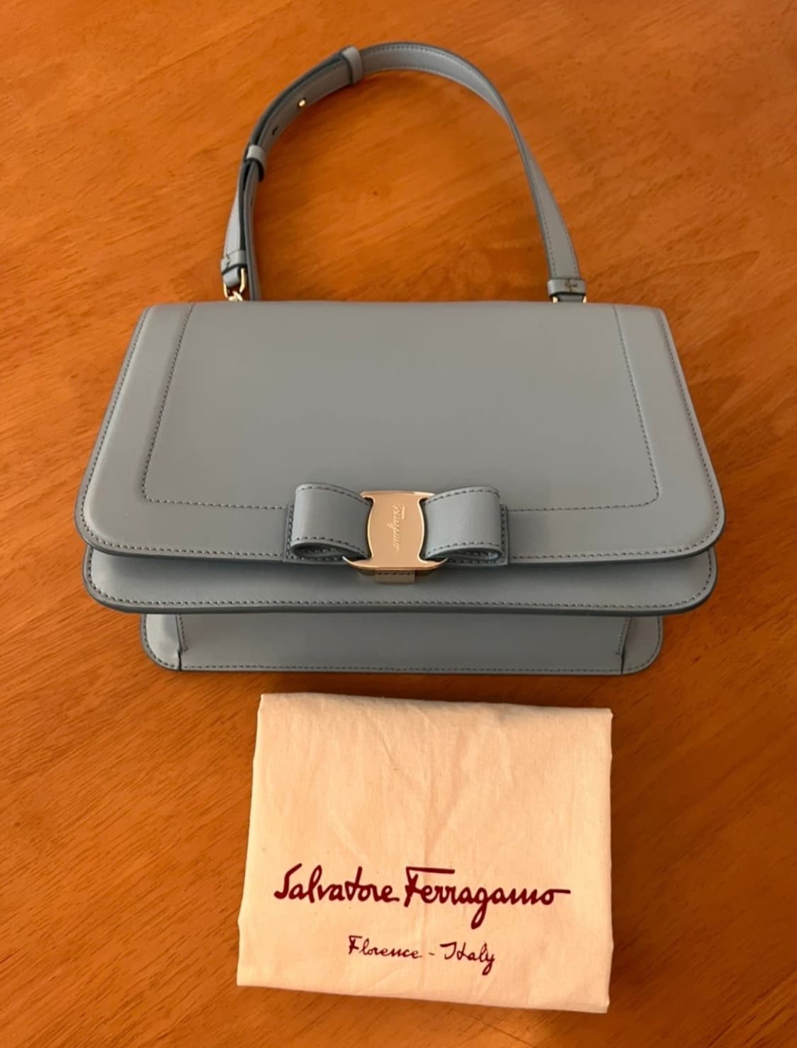 Ferragamo 페라가모 베이비 블루 바라 숄더 체인백 상품이미지1