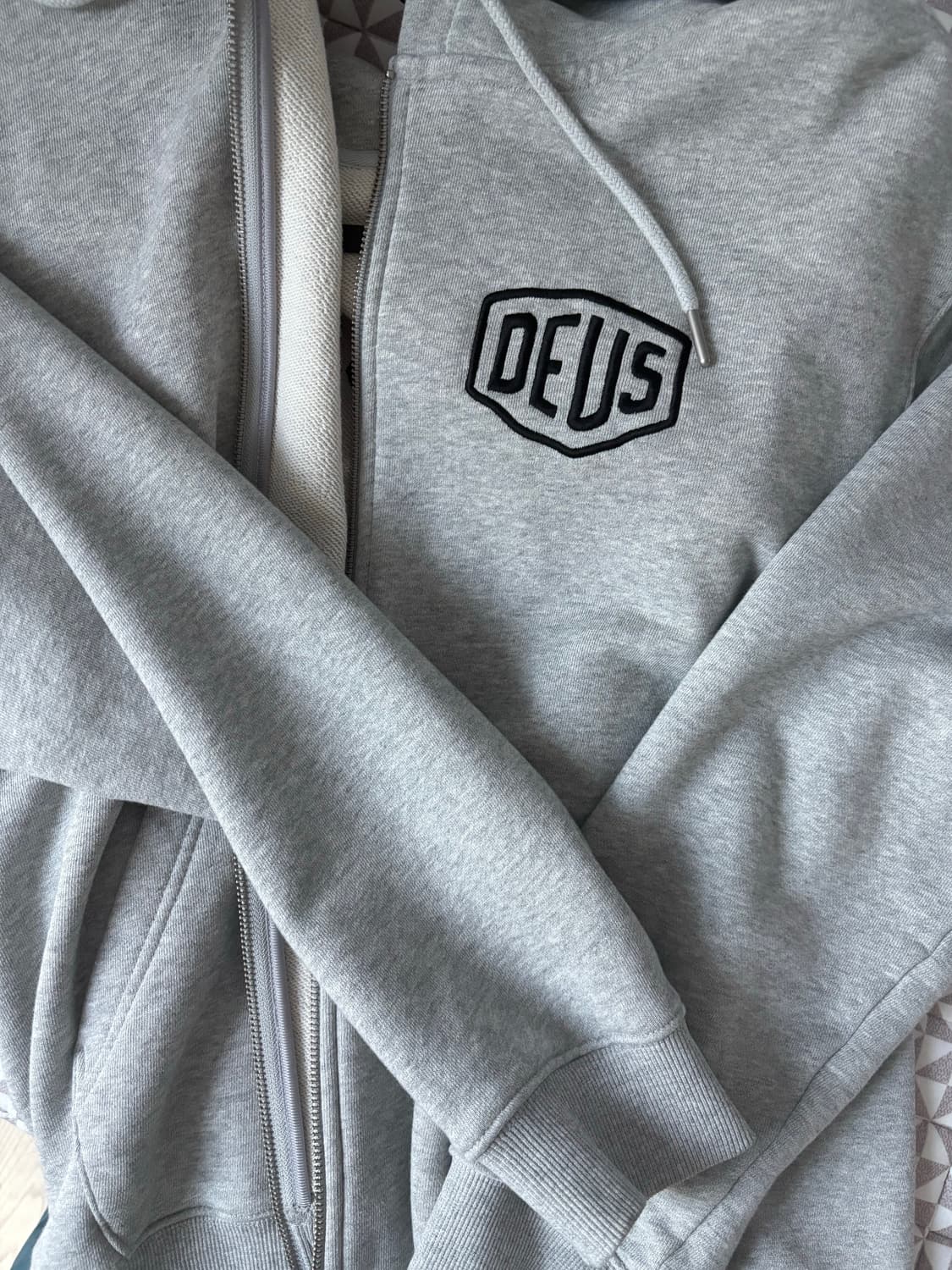 [급처] 데우스 후드집업 XL 상품이미지1