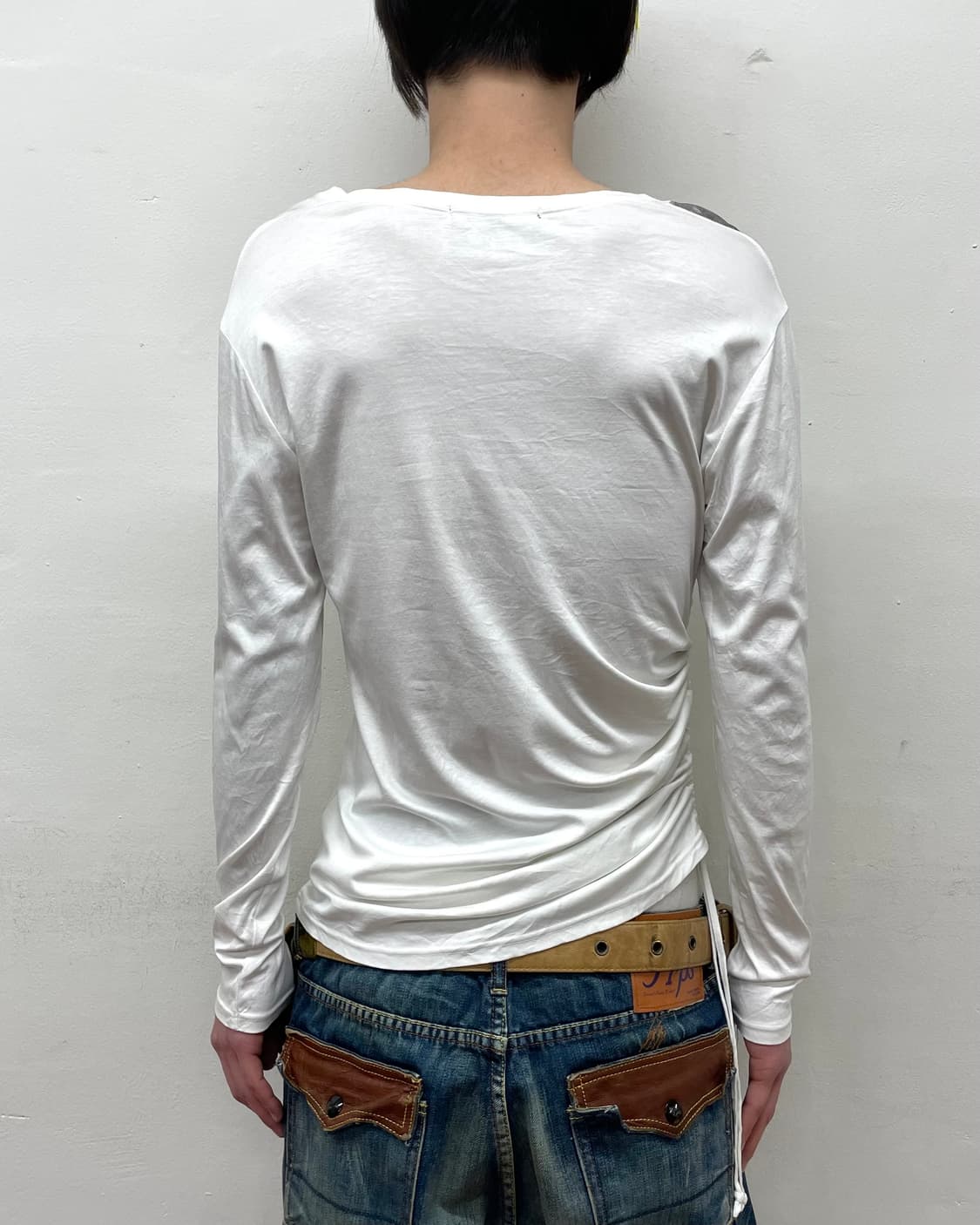 Graphic Shirring Strap White Long Sleeve 상품이미지2