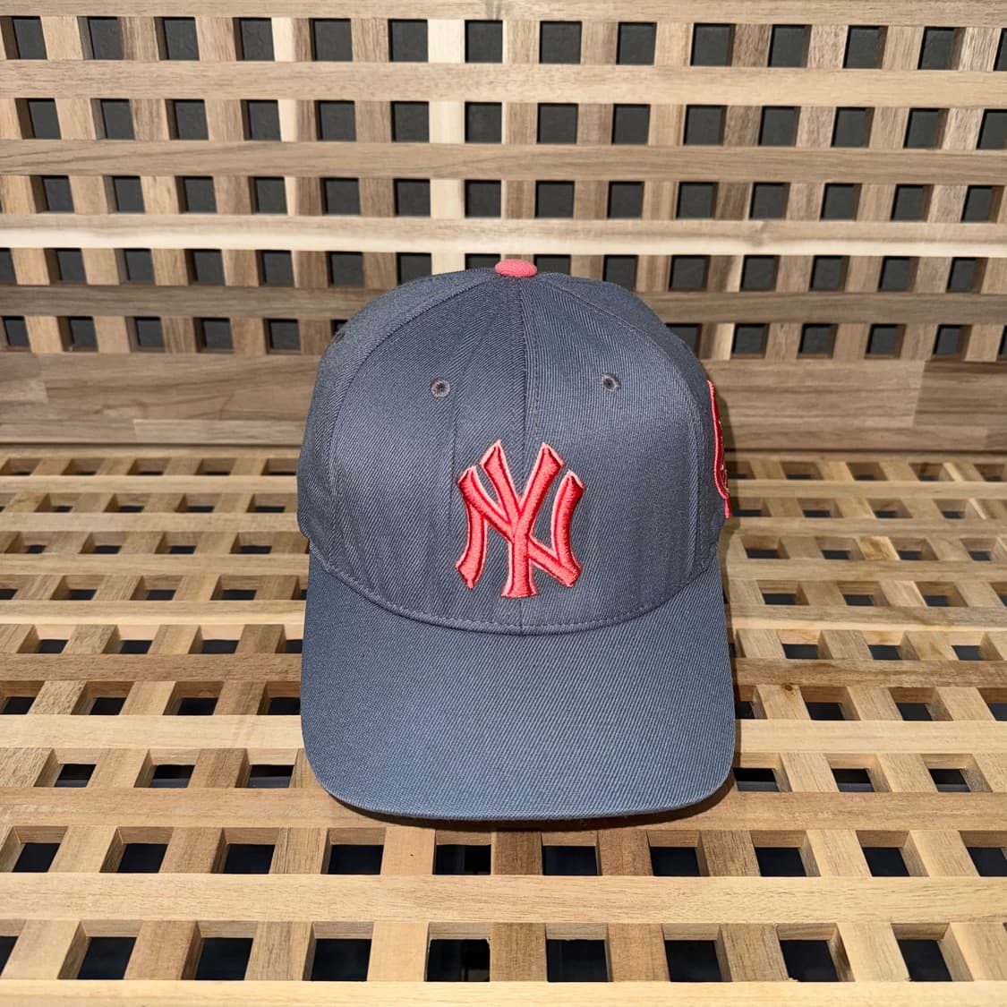 mlb 뉴욕 양키스 그레이/핑크 캡 상품이미지1