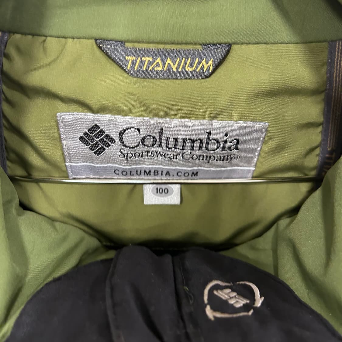컬럼비아 티타늄 고어텍스 아웃도어 후드 바람막이 상품이미지3