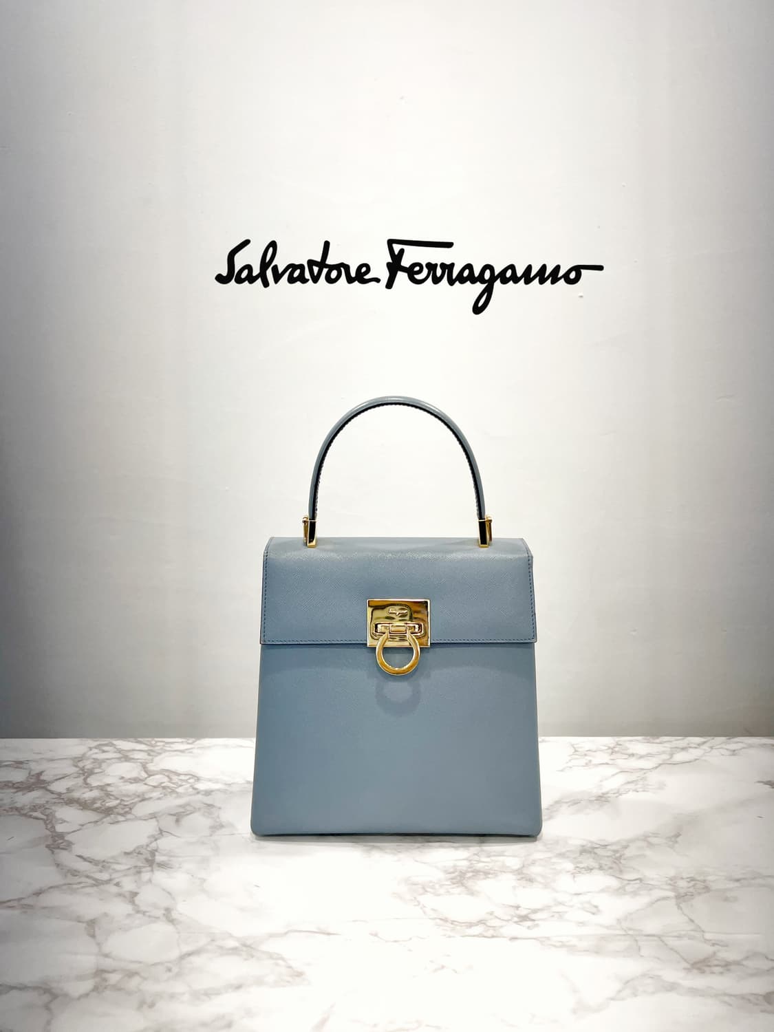 페라가모 간치니 핸드백  상품이미지1