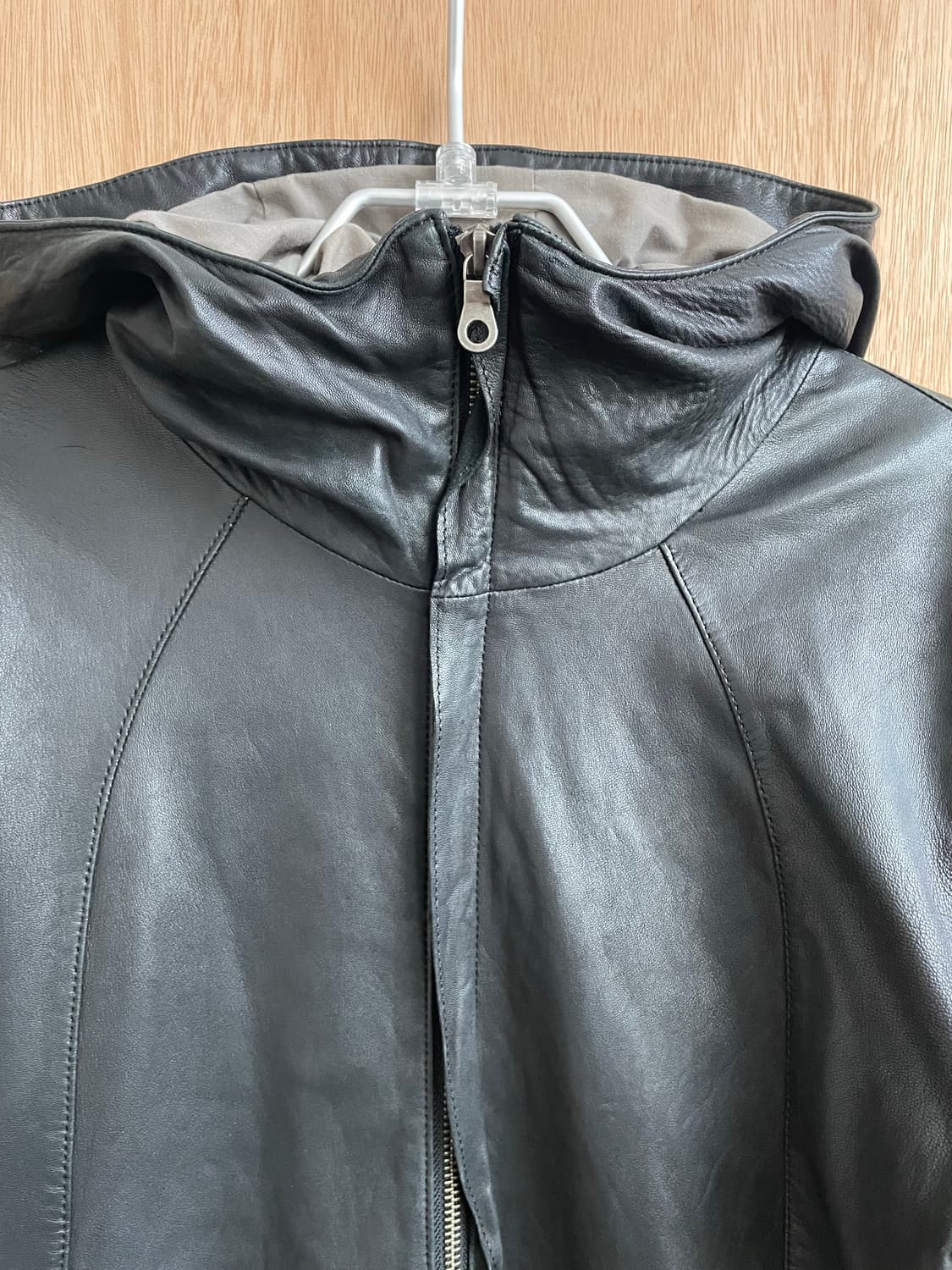 Lui’s 레더 후드 집업 자켓 상품이미지6