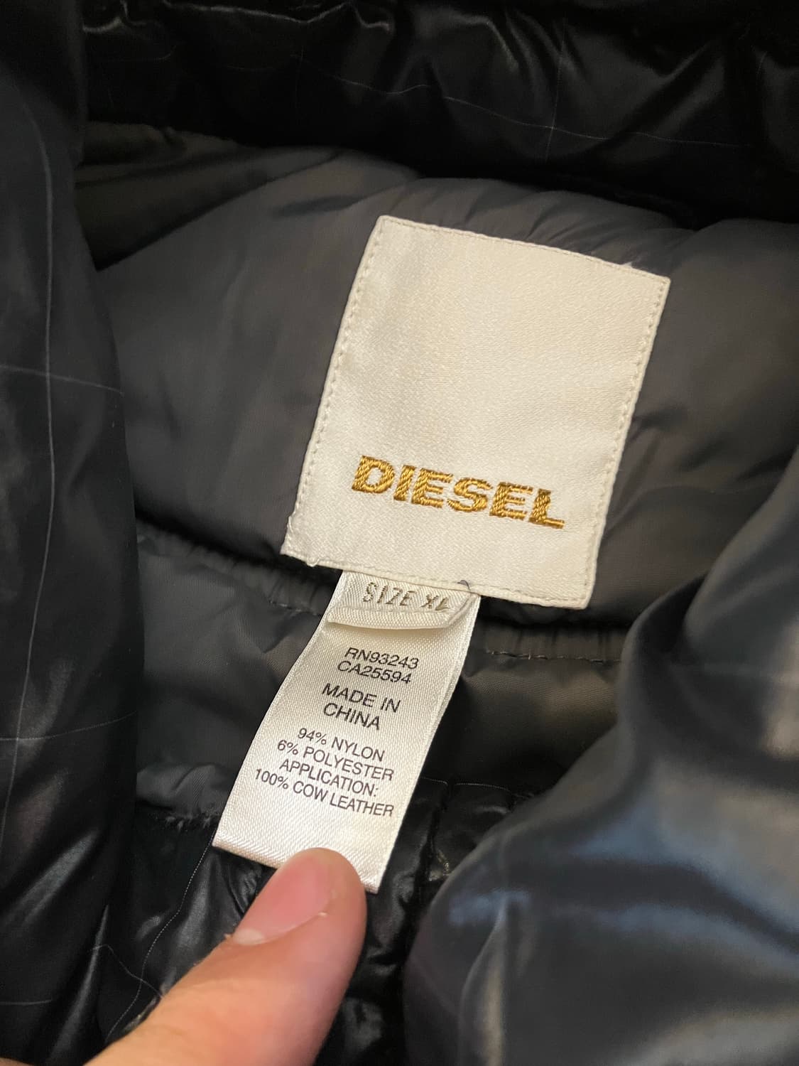 디젤 유광 멀티포켓 견장 체크패턴 숏패딩 블랙 상품이미지7