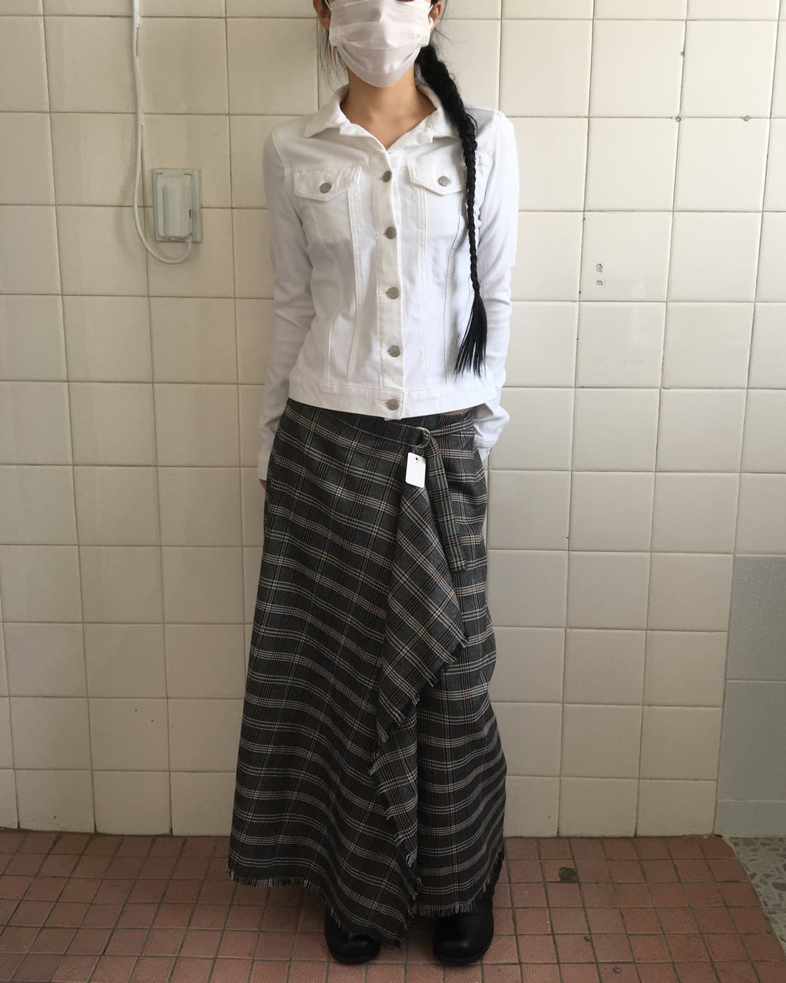 Unbalanced check pattern wrap skirt 상품이미지5