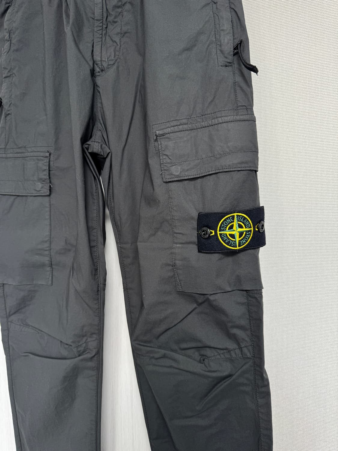 스톤아일랜드 카고 조거팬츠 그레이 80 상품이미지2
