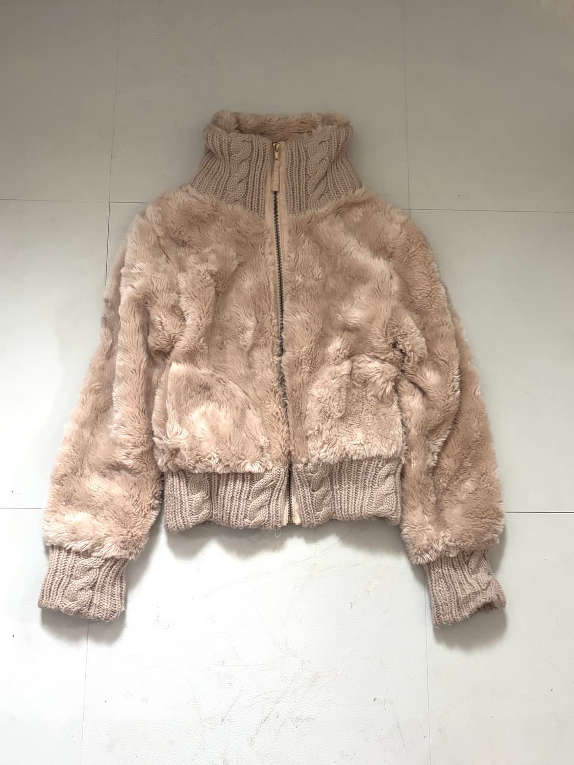 • beige fur zip-up 상품이미지1