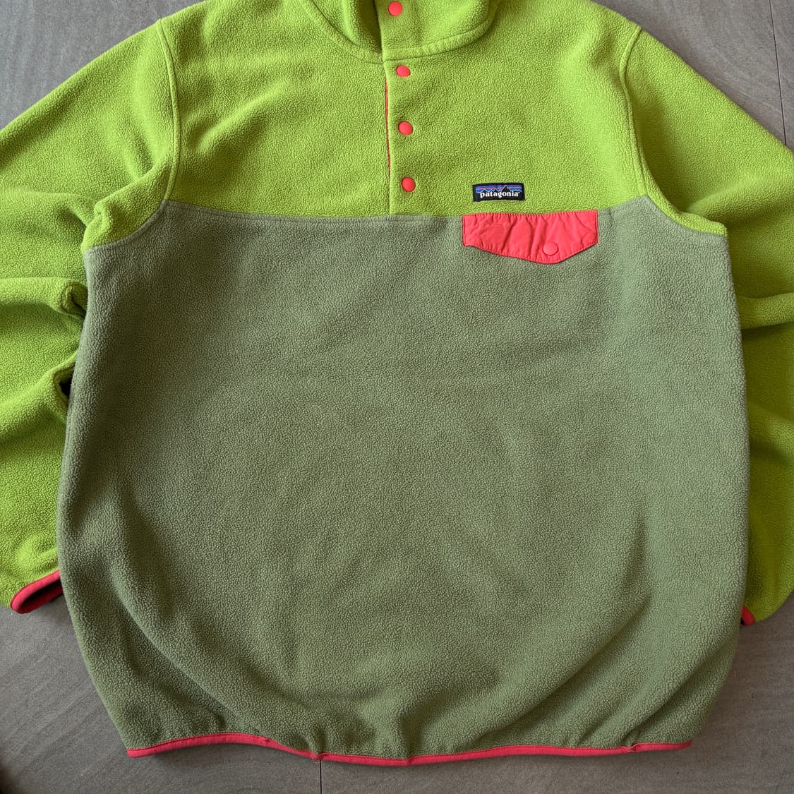 파타고니아 정품 신칠라 투톤 스냅티  상품이미지4