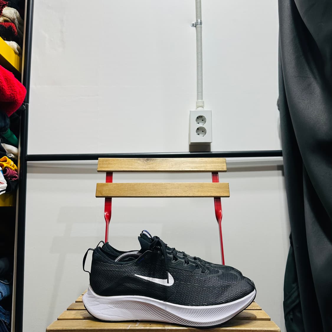 300) 나이키 런닝화 남성 남자 러닝화 줌 플라이 4 상품이미지1