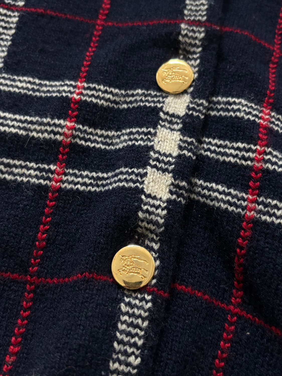 Burberry 버버리 네이비 노바체크 금장 가디건 상품이미지5