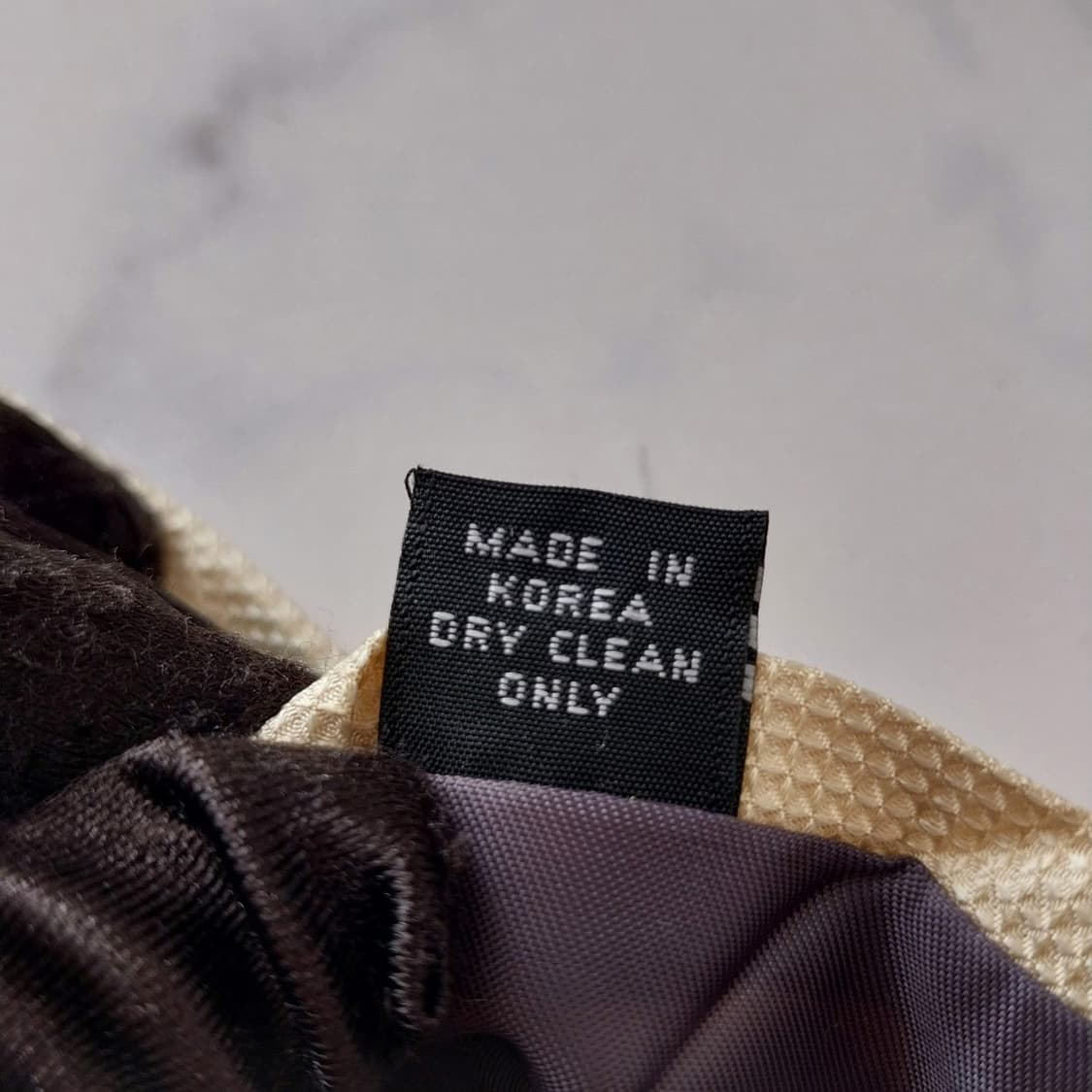 지안프랑코 페레 실크 아이보리 넥타이 8.7cm A+등급 K1590
 상품이미지9