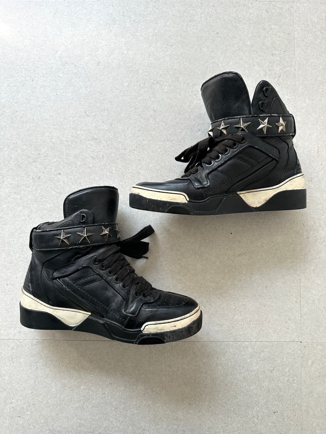 지방시 타이슨 블랙 스타 스터드 하이탑 상품이미지4