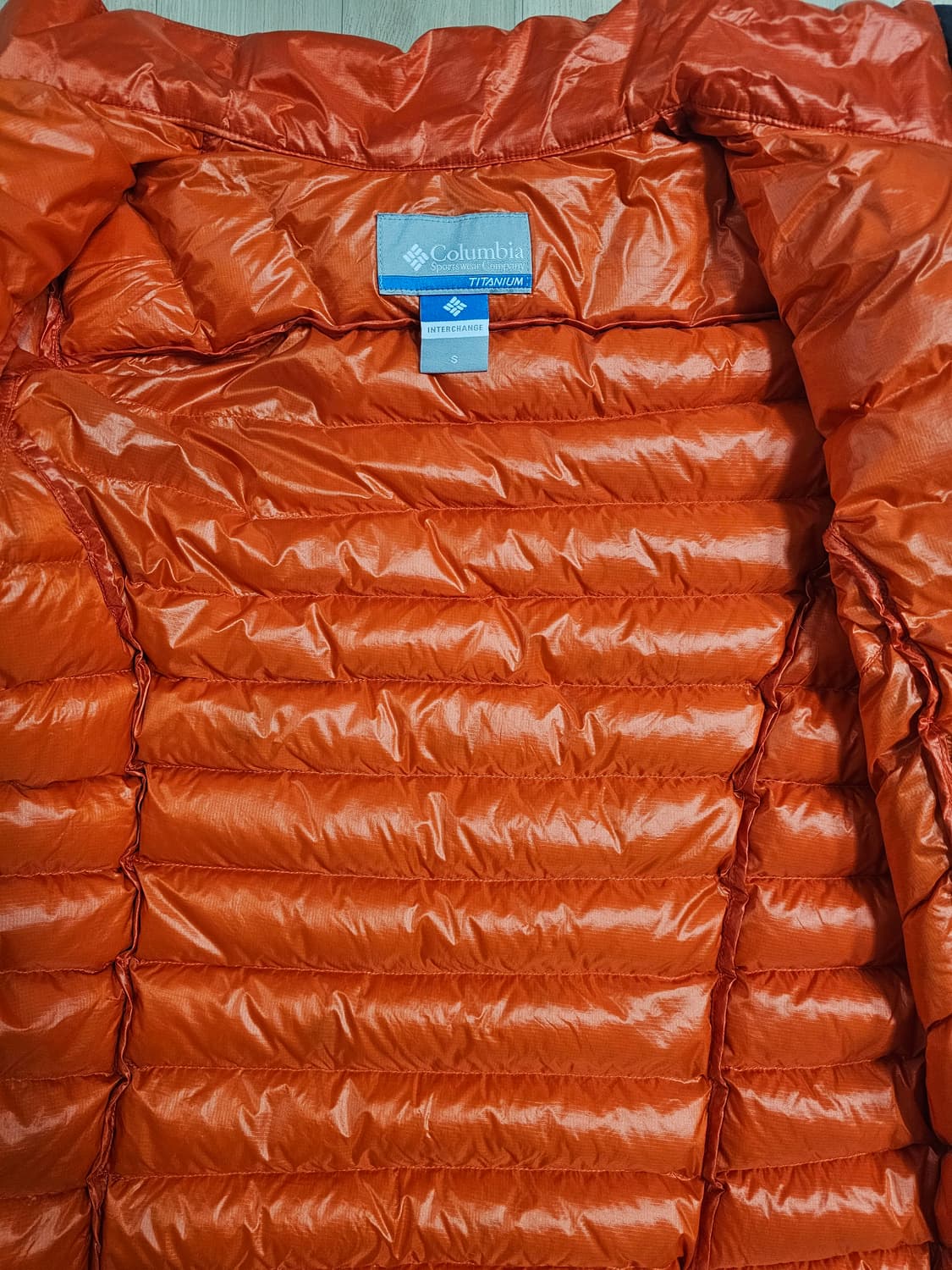 컬럼비아 티타늄 여성 경량 패딩 90(S) 상품이미지3