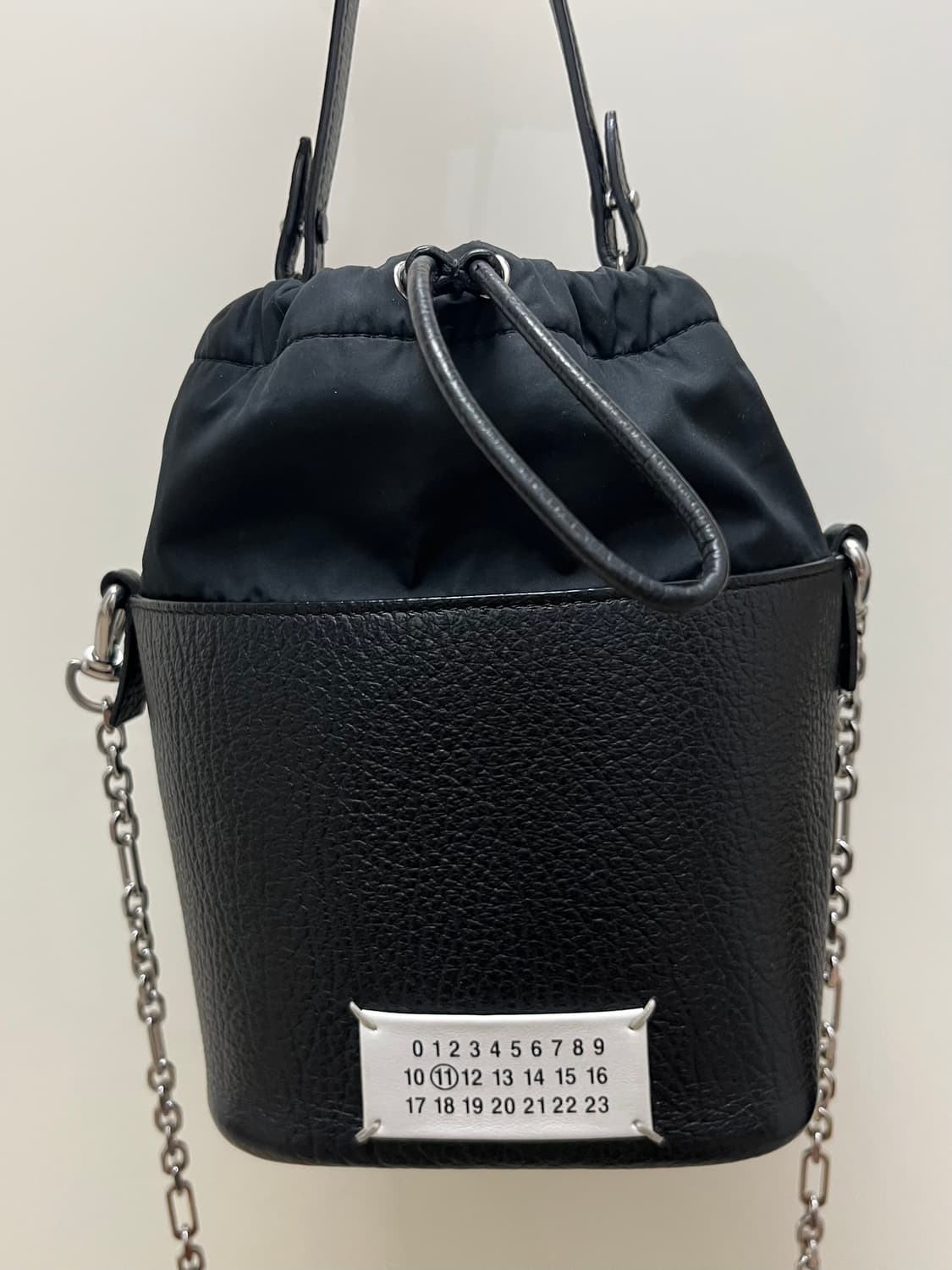 메종 마르지엘라 5AC 버킷백 블랙 상품이미지1