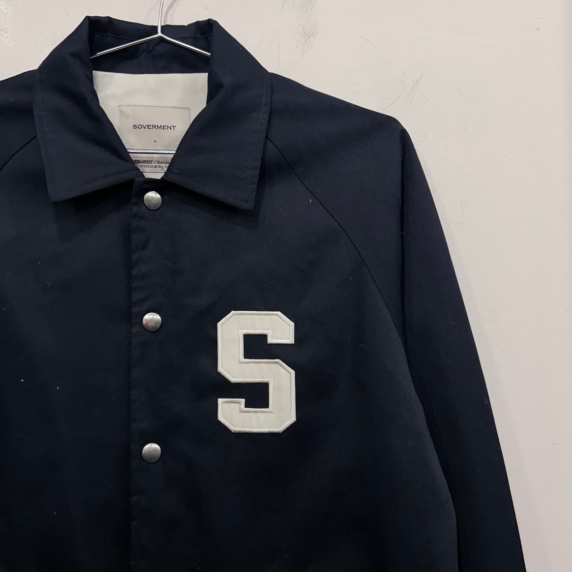 소버먼트 S 로고 코튼 래글런 카라 코치자켓 상품이미지1