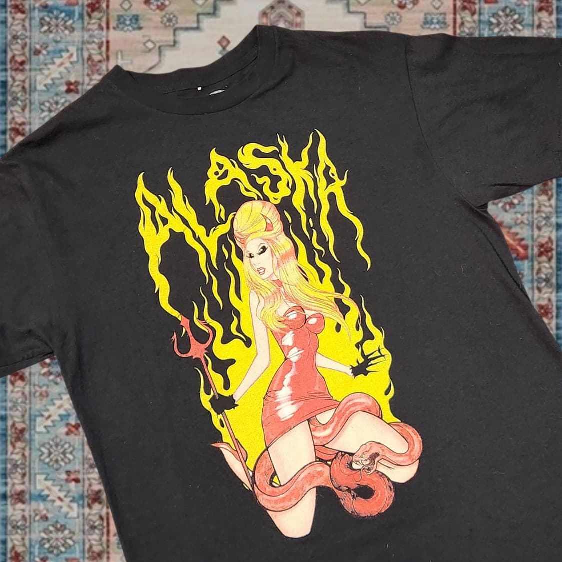 Drag Queen Merch 알래스카 데빌 그래픽 티셔츠 M 상품이미지3