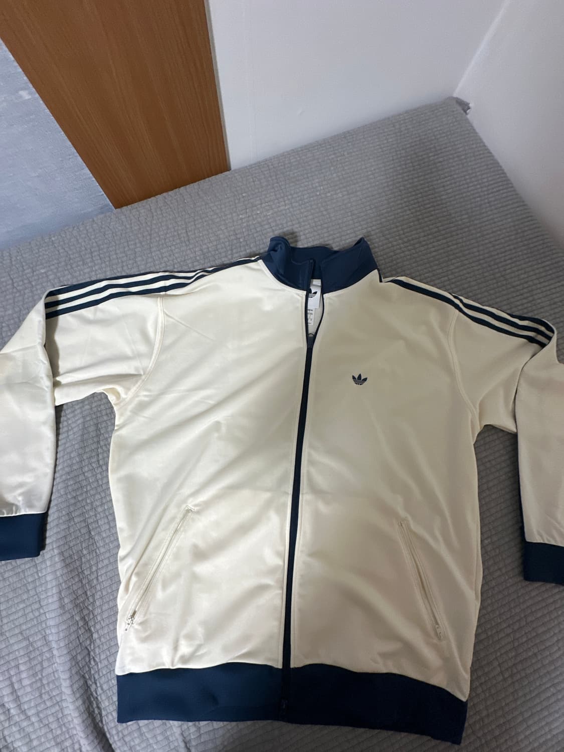 아디다스 바켄바우어 트랙탑 네이비 컬러 L 상품이미지3