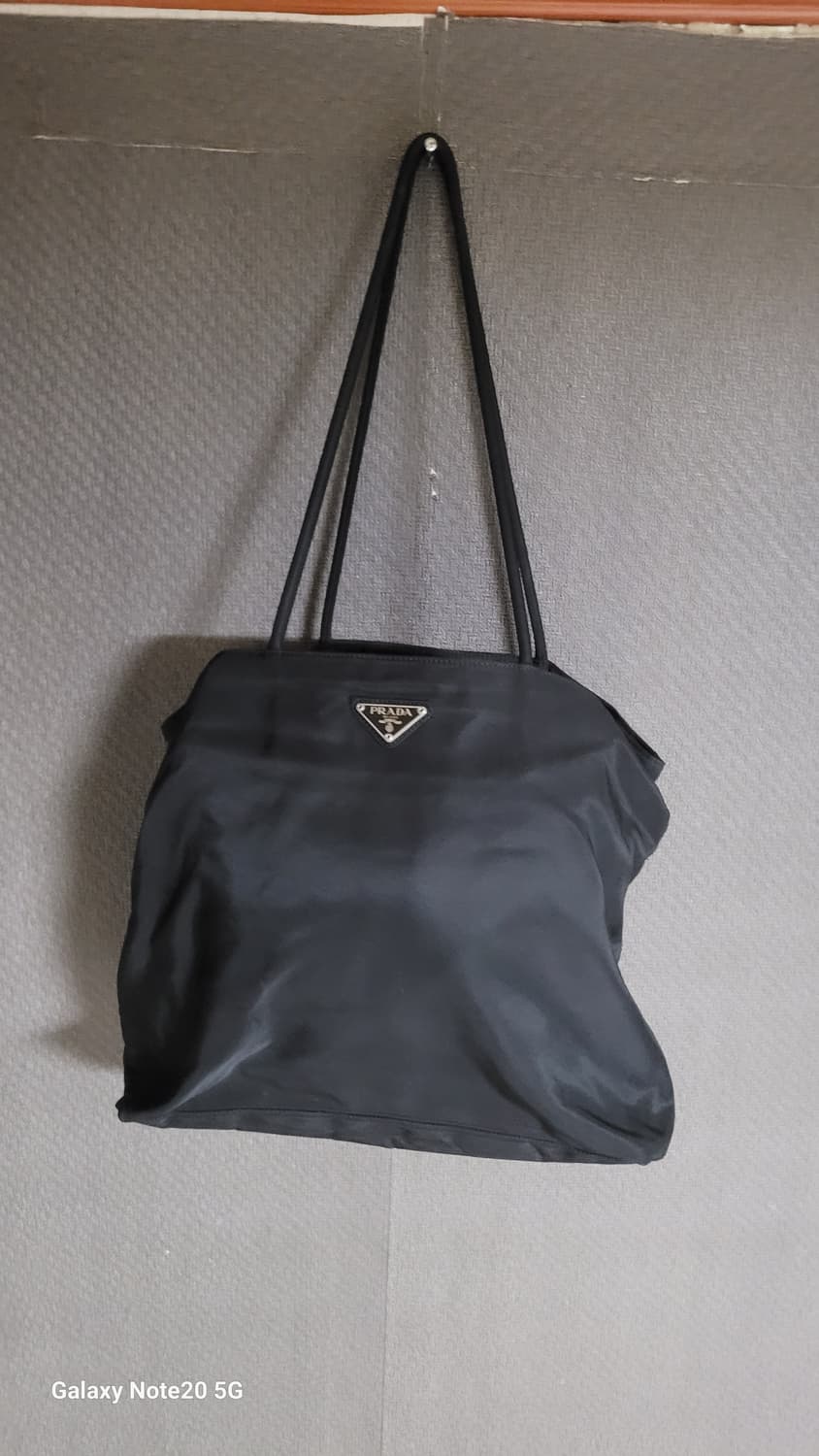 프라다 포코노 크로스백 상품이미지1