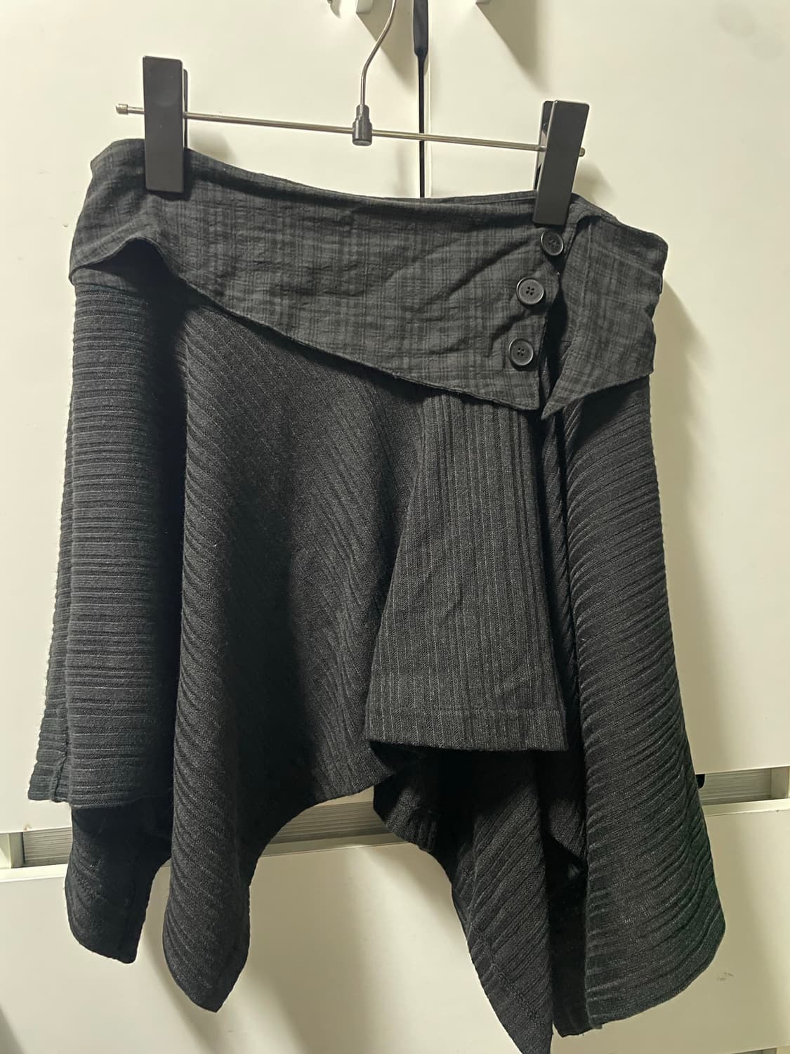 미세키서울 Unbalanced flow mini skirt BLACK 상품이미지2