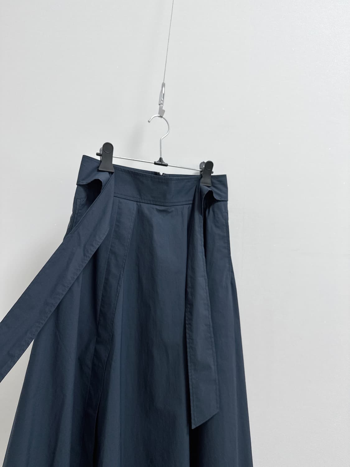 질스튜어트 네이비 벨티드 스커트 상품이미지5