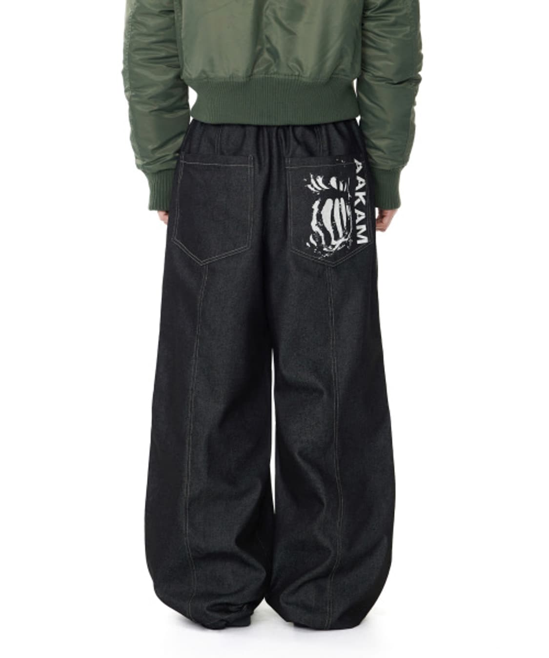 [1] 아캄 니 핀턱 프린티드 데님 팬츠 블랙 상품이미지1