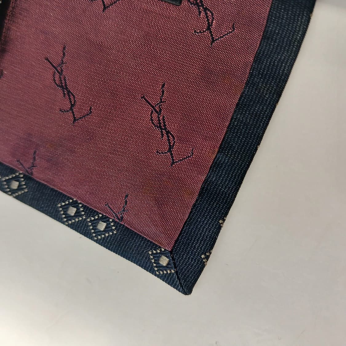 입생로랑 실크 네이비 자카드 패턴 넥타이 9.4cm A~B등급 E760
 상품이미지10