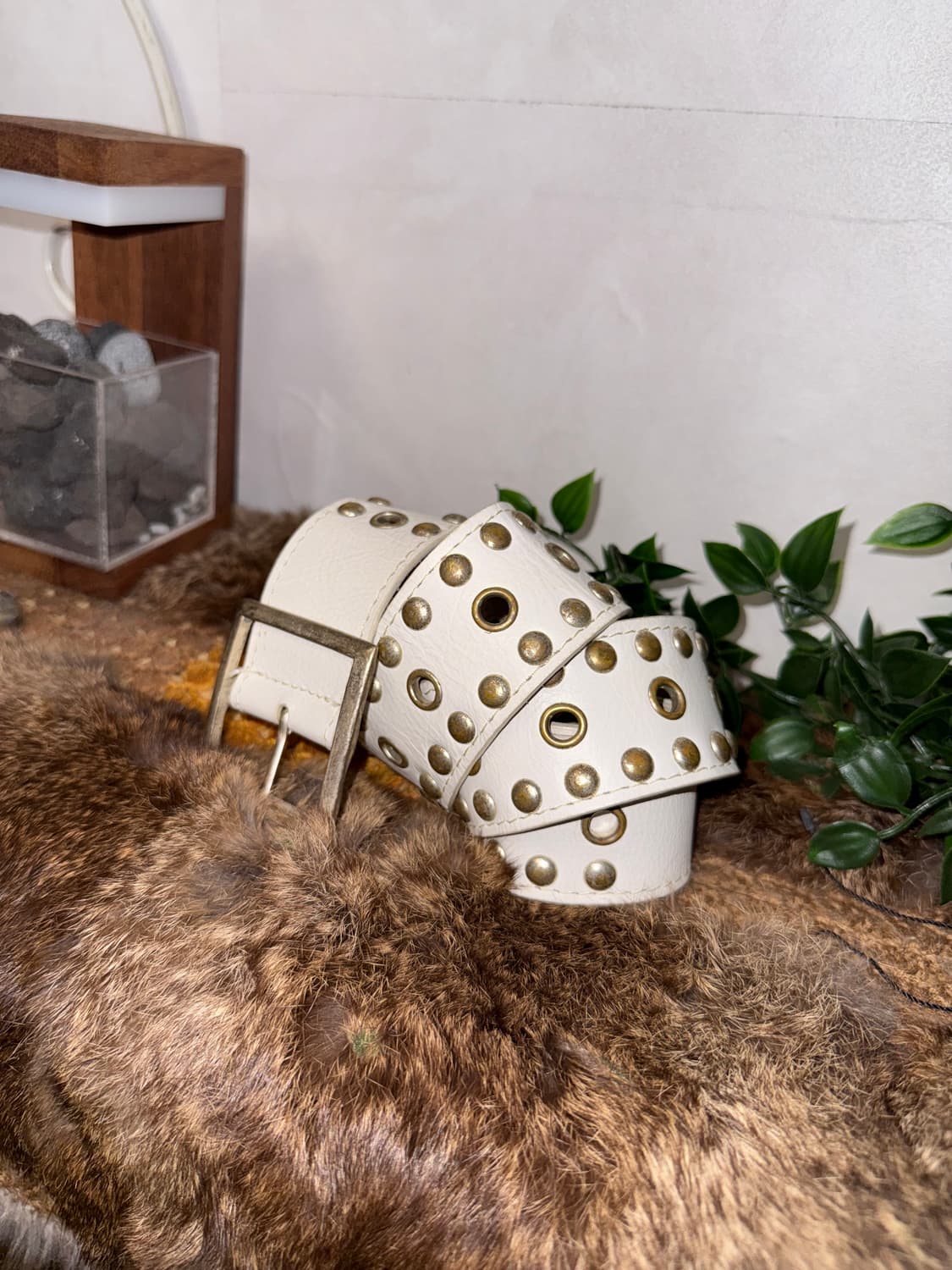 White bold western punching stud belt 상품이미지2